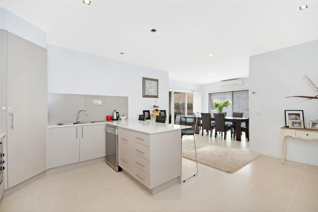 Central Warrnambool Townhouse Rum bild